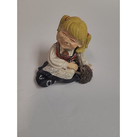 Candy Designs Norway Figurine Set Laughing Girl Cat Hedgehog Vintage - Picture 6 of 9